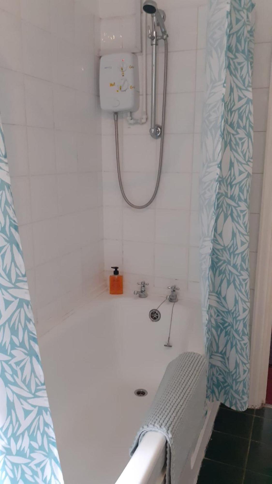 Kingsway Bed & Breakfast Broxbourne Extérieur photo